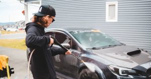 How to Choose a Hose Reel for Car Washing (Retractable vs. Hand Crank)